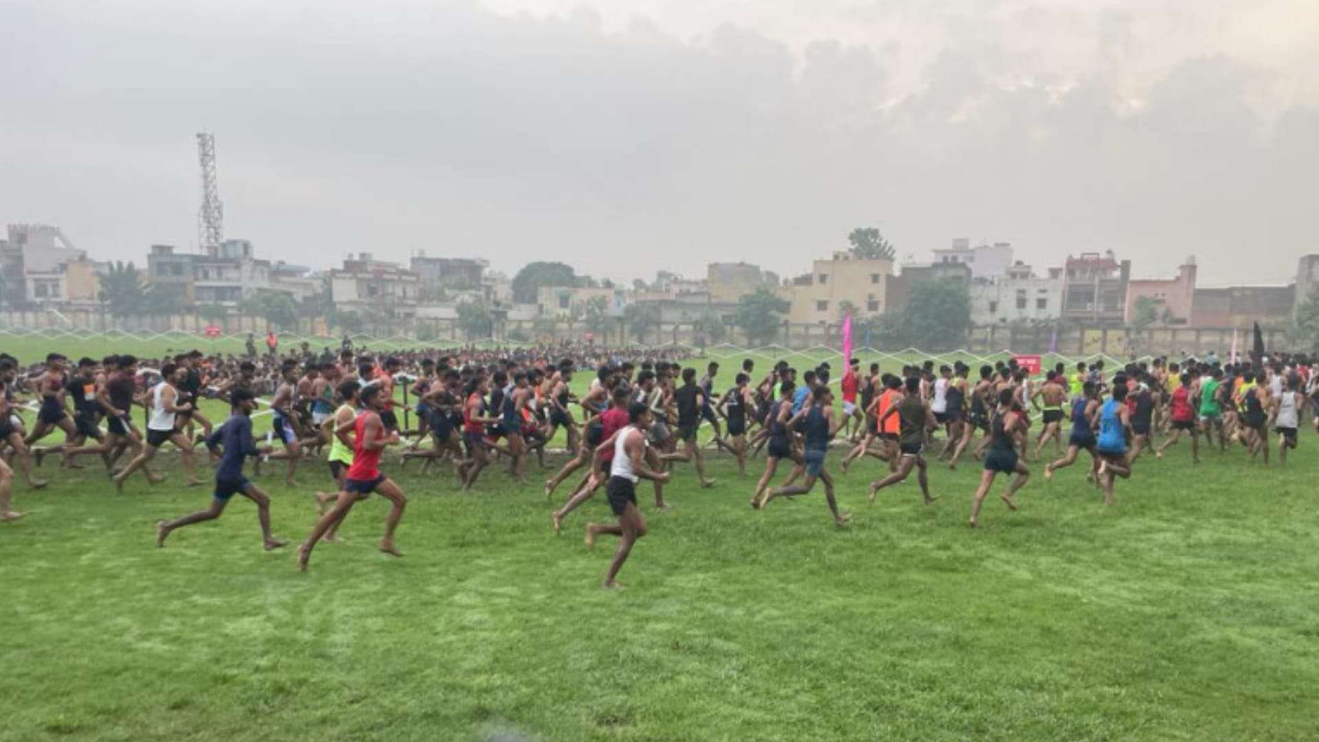 Agniveer Recruitment: youths ran on a muddy ground in Muzaffarnagar, broke some dreams
