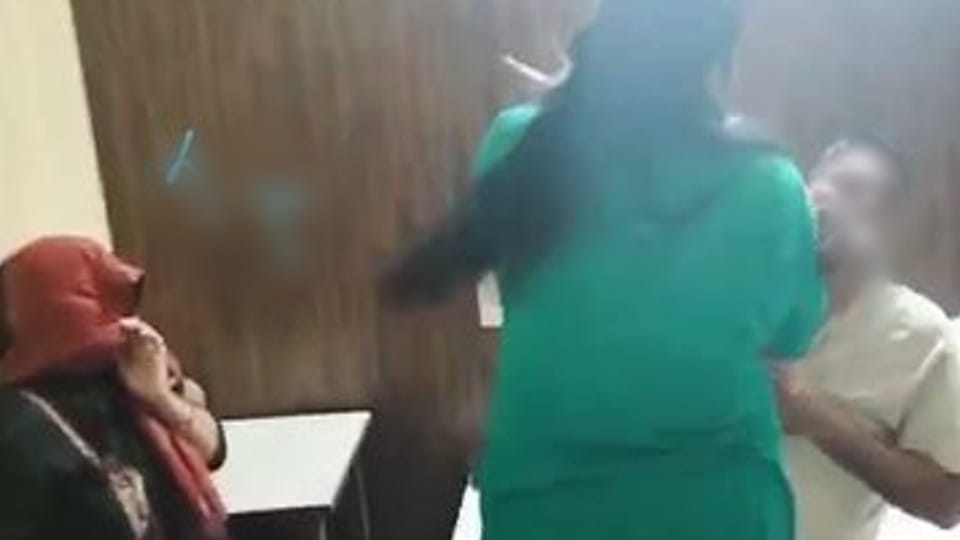 wife caught husband with girlfriend in hotel room and beaten with slipper in agra