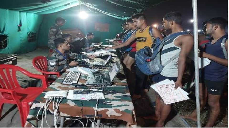 Army Bharti First Day Candidates Run For Army Recruitment Rally In Agra