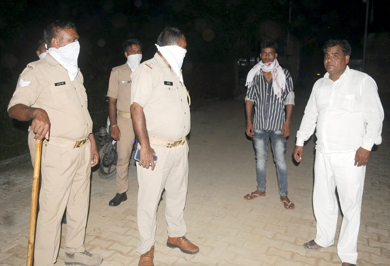 Ammonia leak in milk plant, people felt burning in eyes