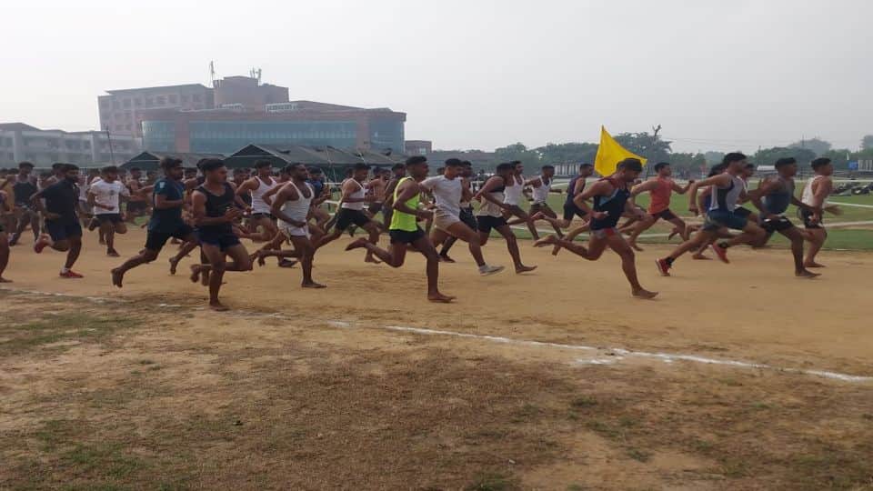 Army Bharti First Day Candidates Run For Army Recruitment Rally In Agra