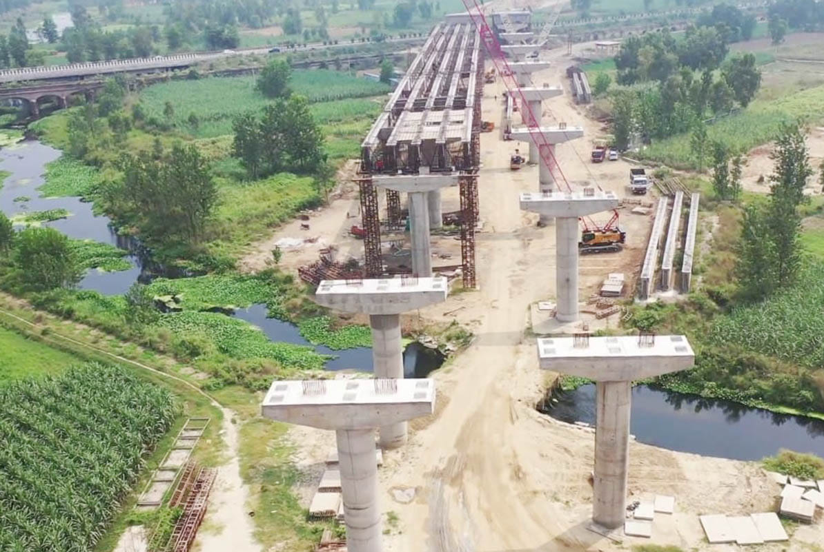 Vehicles started running on the flyover built in Dadhedu