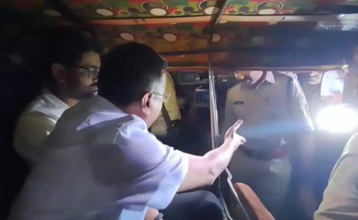 Ex-IPS officers write to President Murmu against Kejriwal's 'boorish' behaviour with police personnel