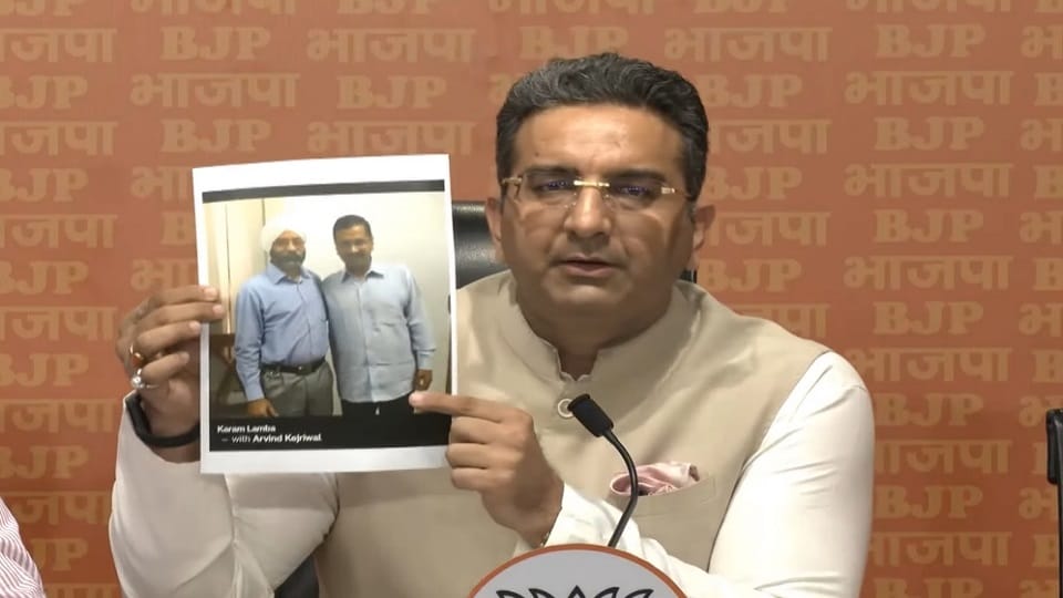 Gaurav Bhatia again attacked Kejriwal on liquor policy