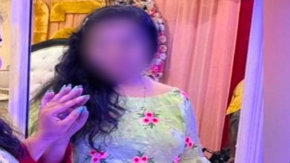 Hurt by the exploitation of brother of a gym operator girl committed suicide in agra