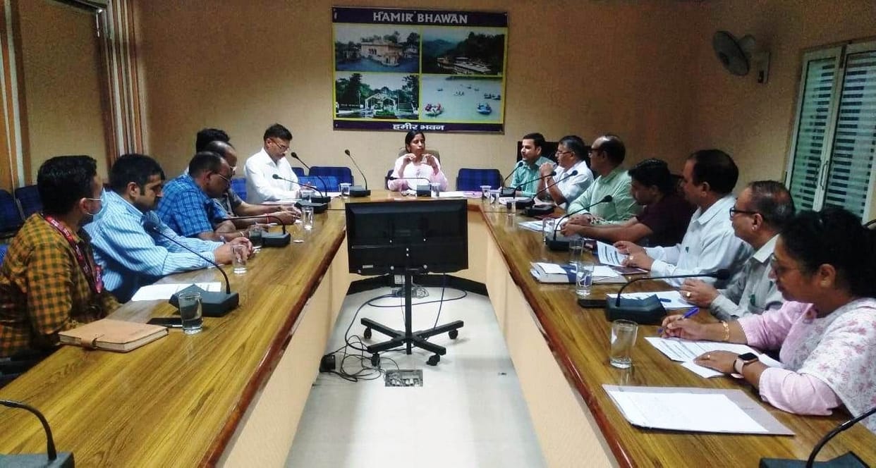 Make Aadhar card for all children up to five years: Bhavna