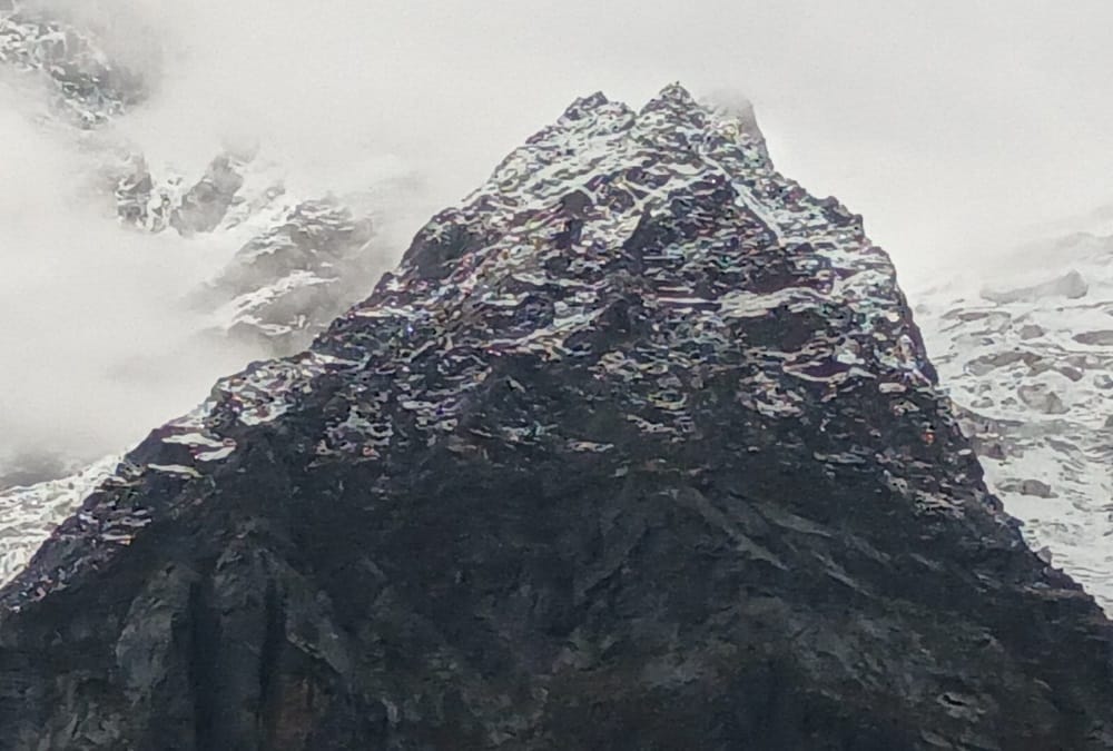 Uttarakhand weather Update Today: season first Snowfall on kedarnath and Yamunotri Hill