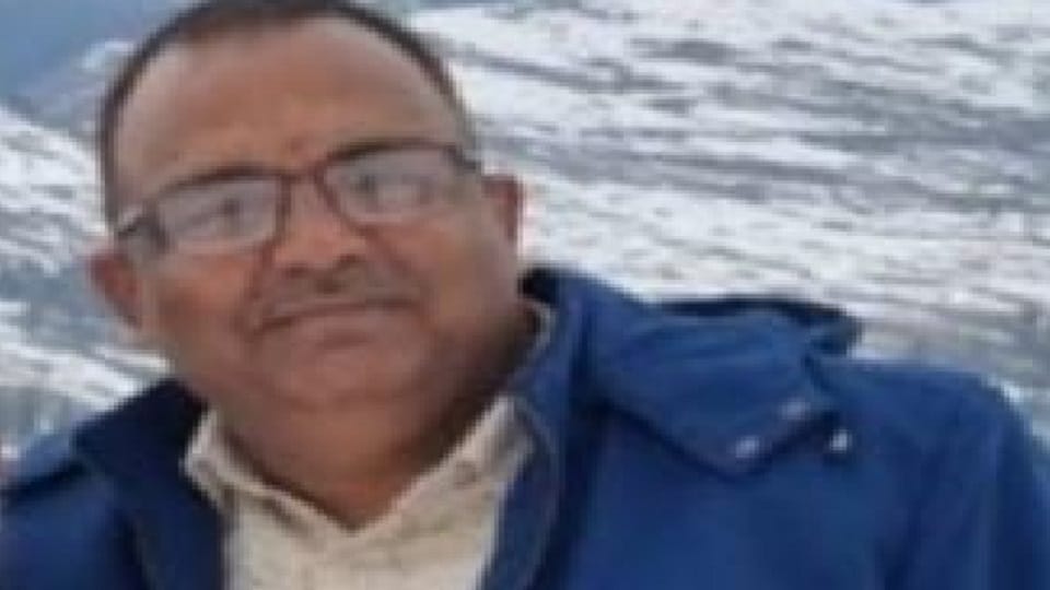 constable shot himself inside the Prasad Nagar police station in central Delhi