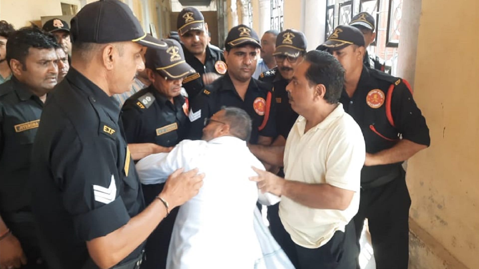 Misbehaved with Councilor Ehsan Ansari after out of Municipal Commissioner office in Meerut , see photos