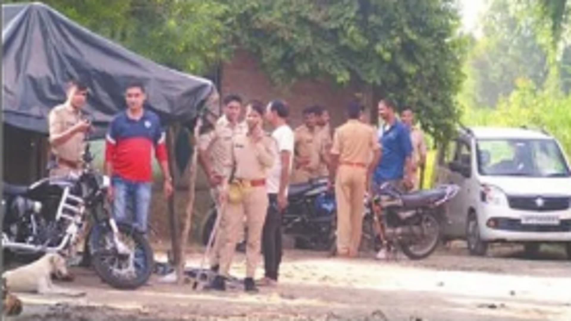 Pilibhit Burned alive after rape: teenager was suffering in hospital for three days, no one came even to ask