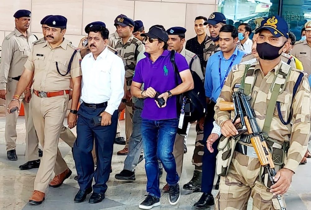 Road Safety World Series 2022: Master Blaster Sachin Tendulkar reached Dehradun and crowd of fans gathered to
