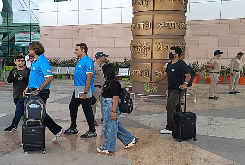Road Safety World Series 2022: Master Blaster Sachin Tendulkar reached Dehradun and crowd of fans gathered to
