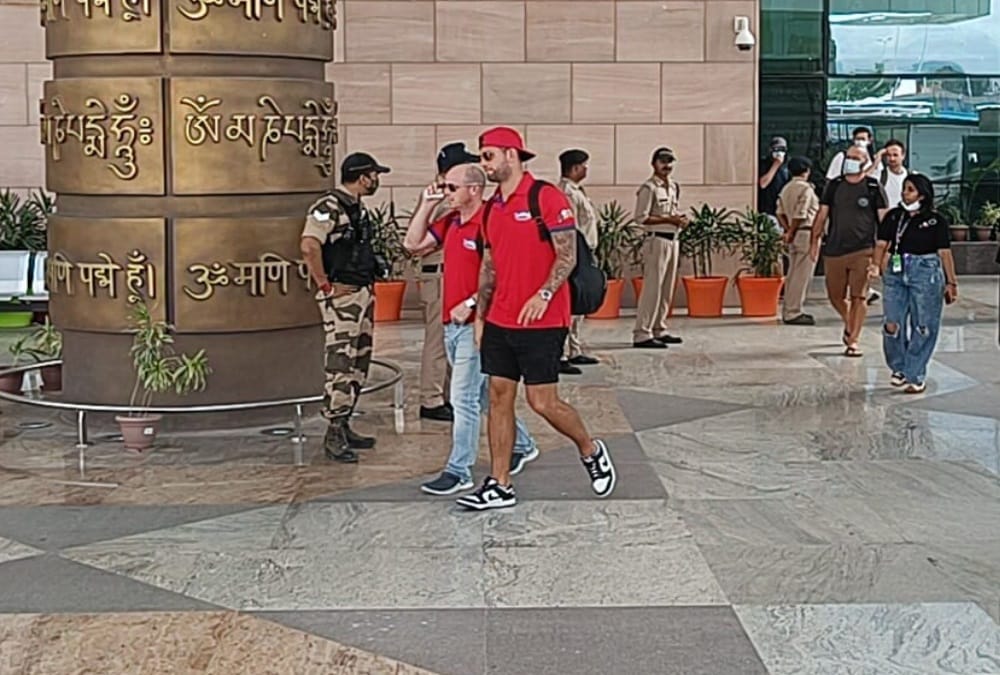 Road Safety World Series 2022: Master Blaster Sachin Tendulkar reached Dehradun and crowd of fans gathered to