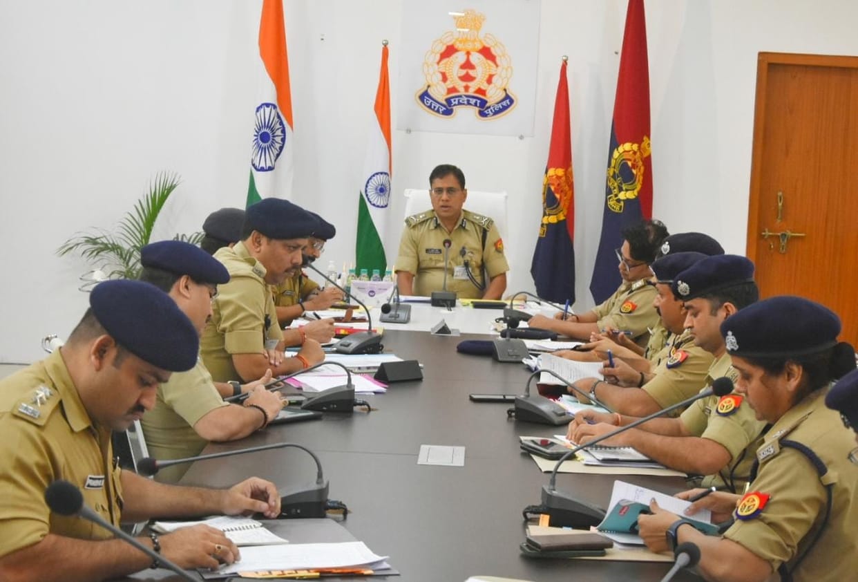 Crime review meeting in Varanasi Police Commissioner said - tighten screws on mafia