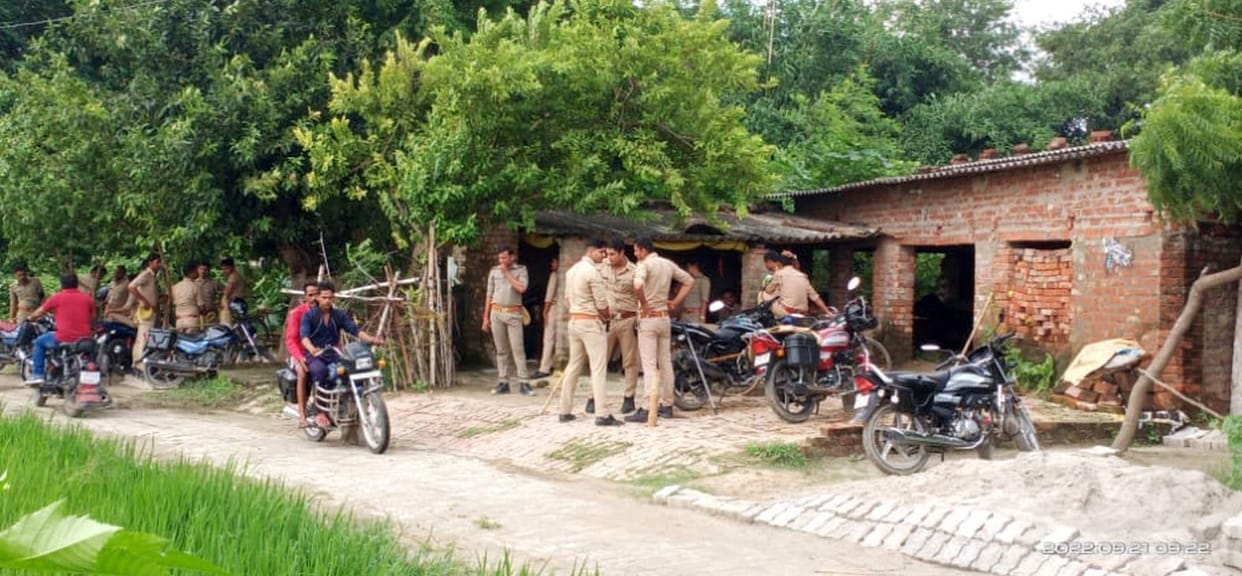 Three accused of hanging dead body from tree in custody