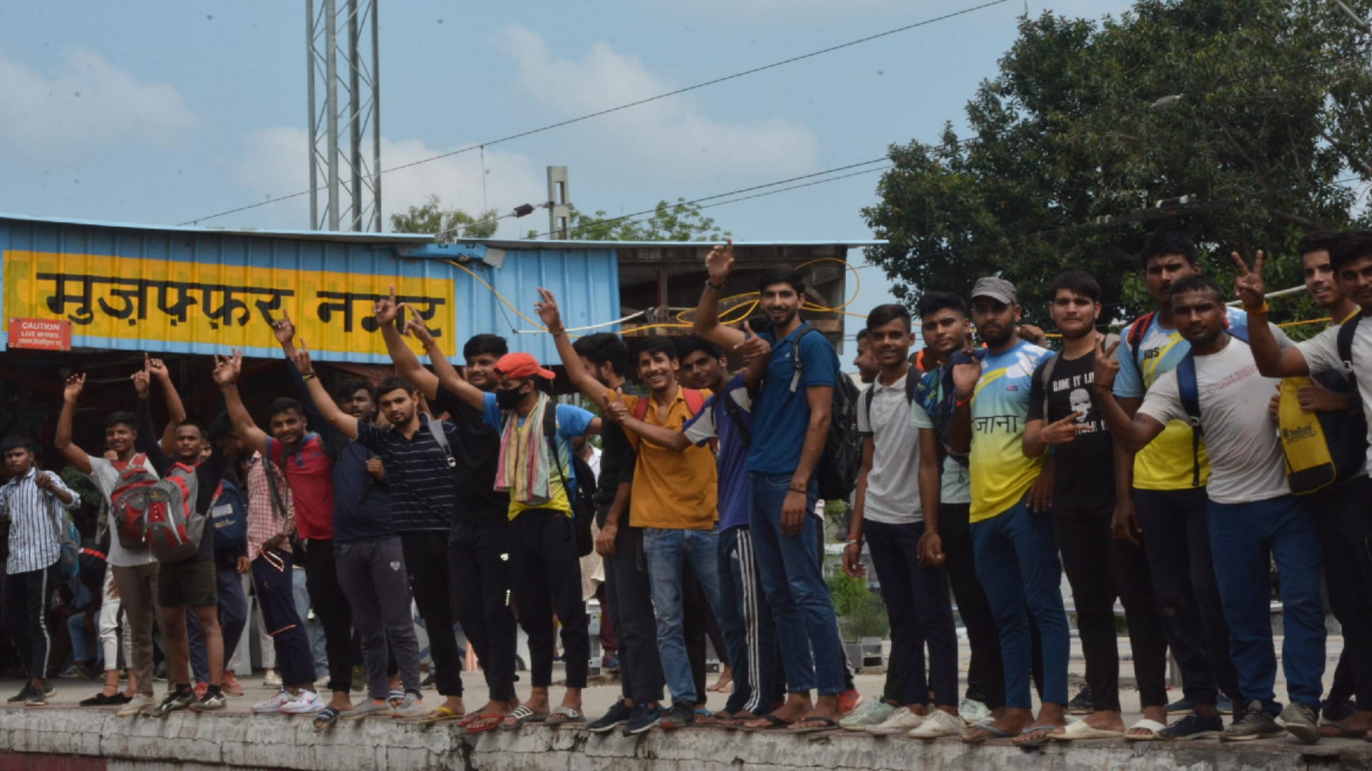 Agniveer Recruitment: youths ran on a muddy ground in Muzaffarnagar, broke some dreams