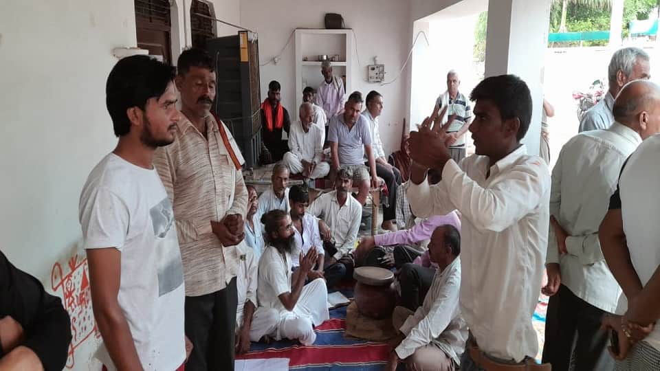 Rajat Chahar bitten by snake Eight time tantriks-treated In Agra Up News