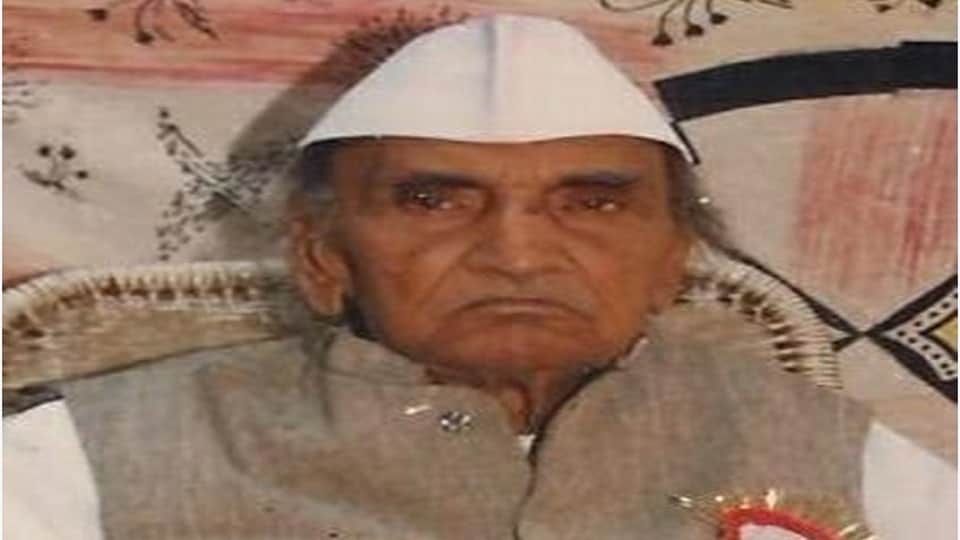 Ram Barat bomb was thrown on British collector Hardy in agra 82 years ago