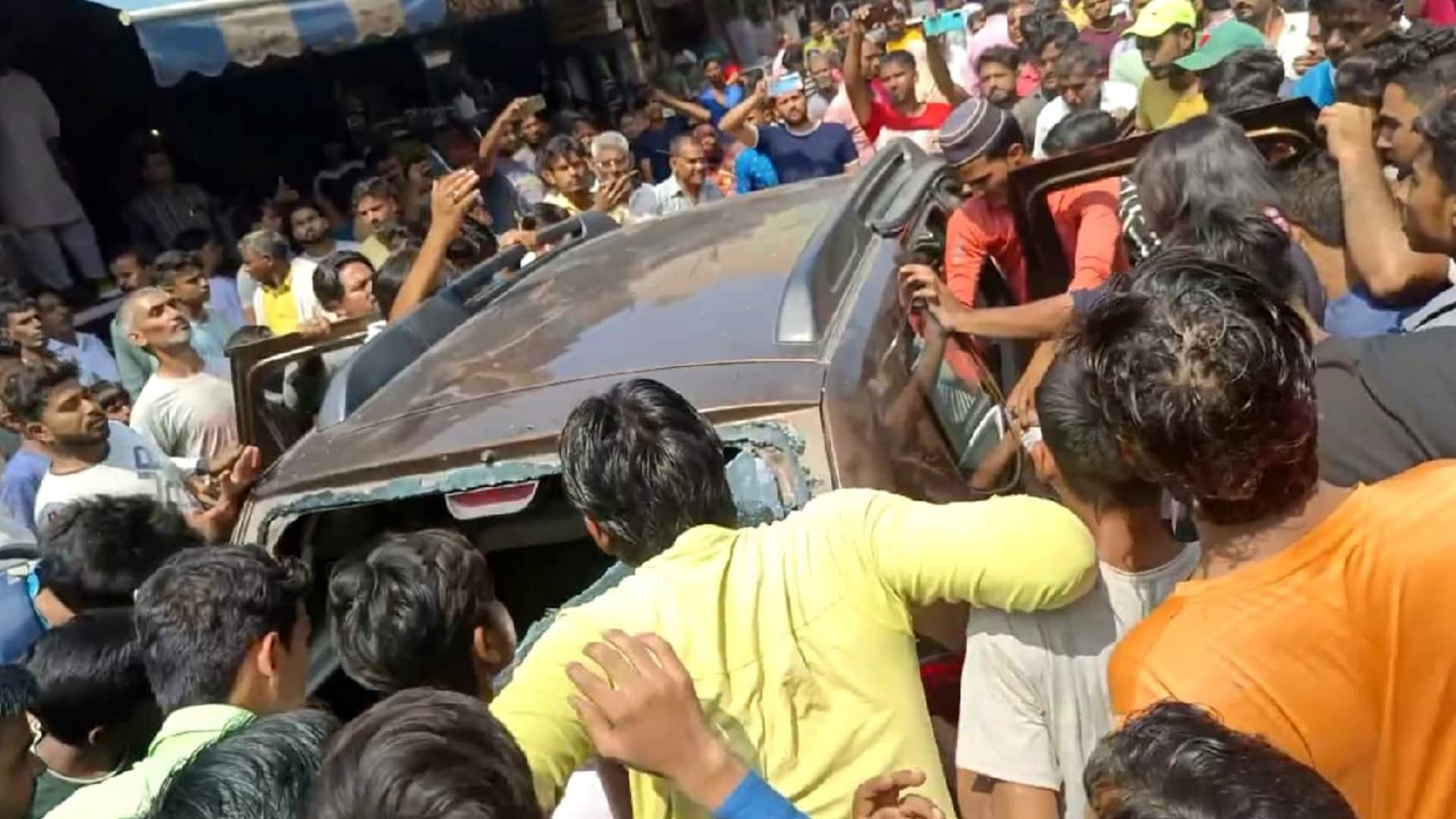 PHOTO: Delhi youth assaulted on suspicion of child theft in Baghpat, car vandalism