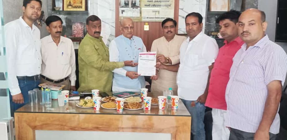 Traders put problems in front of state president