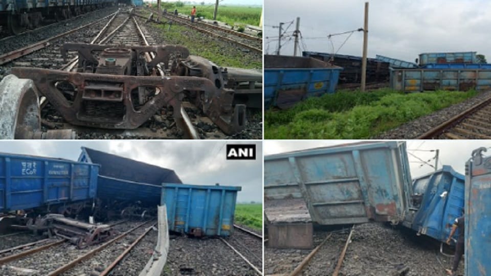 Goods Train Derailed in Sasaram Bihar Today, Trains Delayed in Howrah Gaya Railway Route