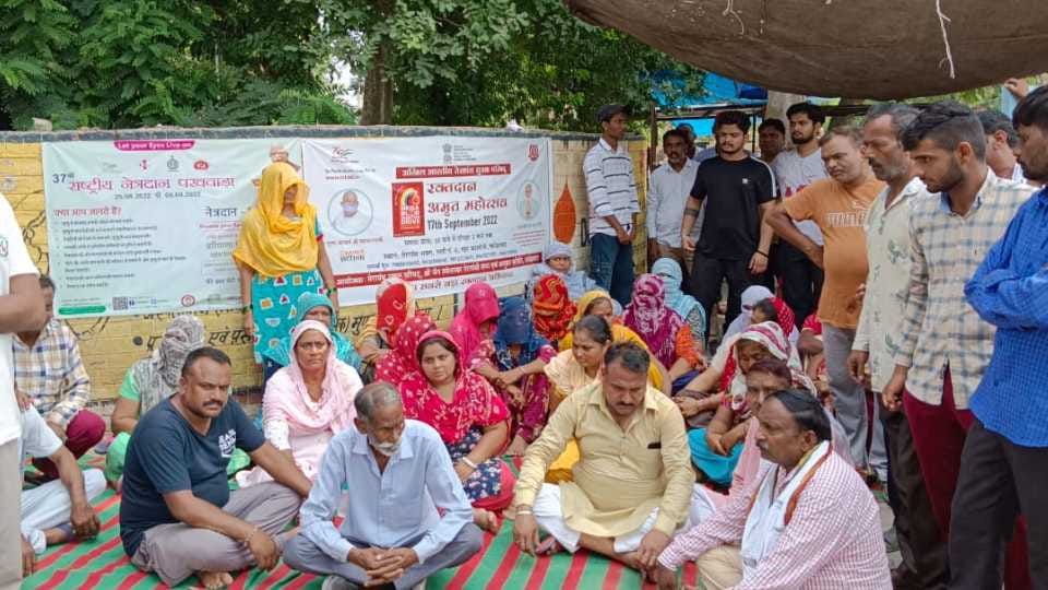 Angry family members protest over murder of financier in Fatehabad