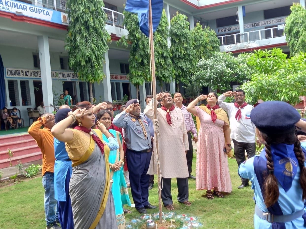 Hathras: told the importance of scout-guide to the students
