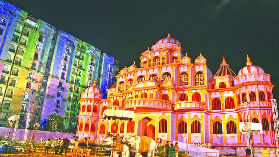 Janakpuri Mahotsav Janakpuri lavishly decorated to welcome Lord Ram in Agra