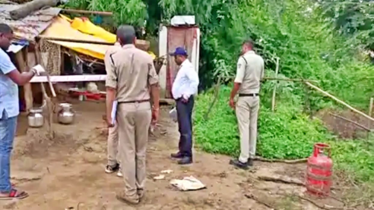 Crime News Nine years younger lover Murder woman in Narmadapuram