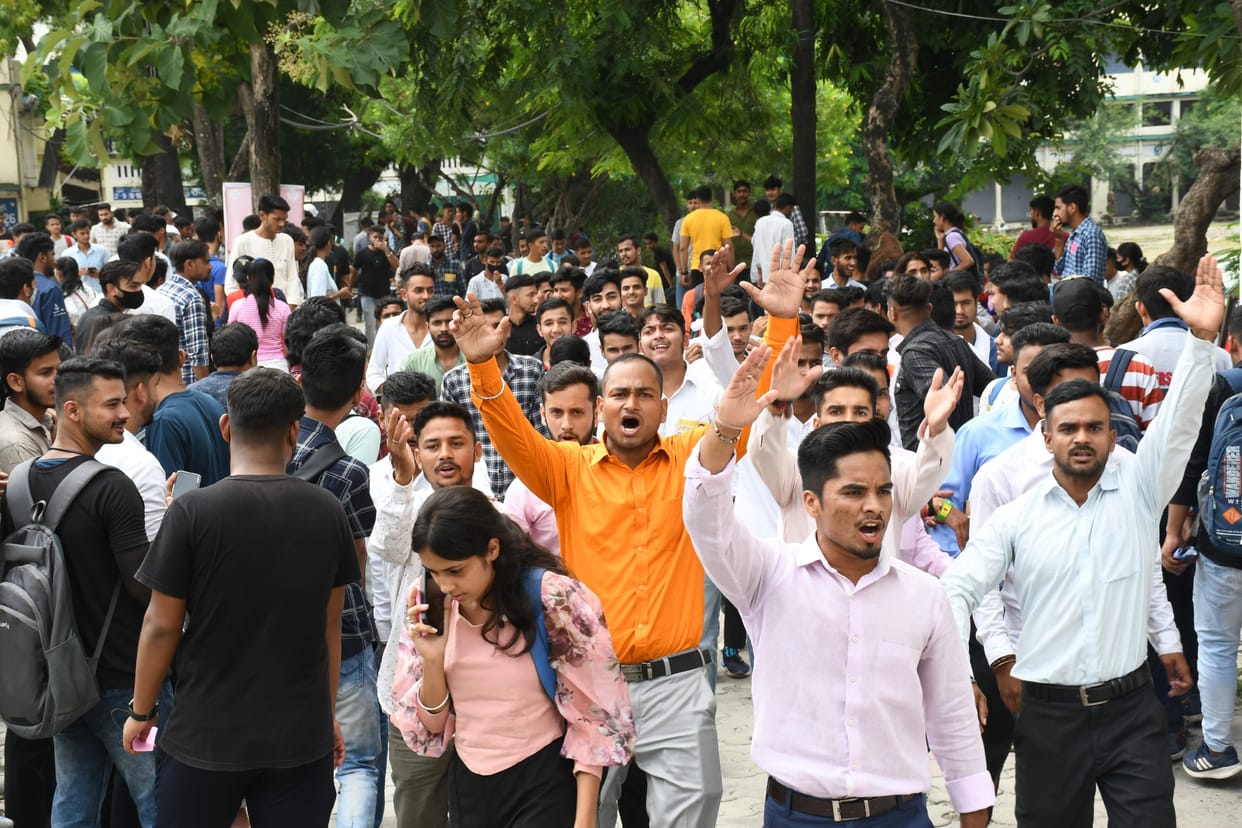 Demonstration of students regarding increase in seats and conduct of evening classes