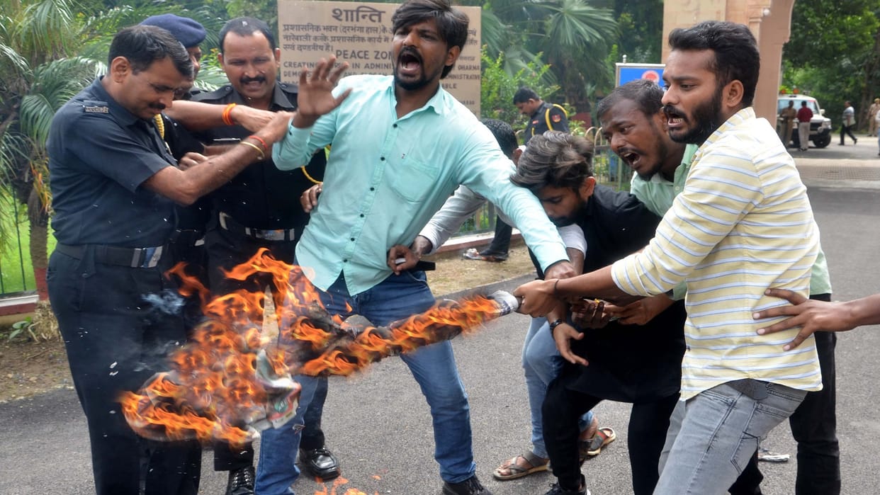 Allahabad University Five student leaders sitting on hunger strike against fee hike