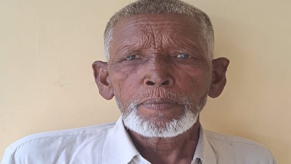 Revenue inspector in Moradabad Bilari showed farmer dead in records
