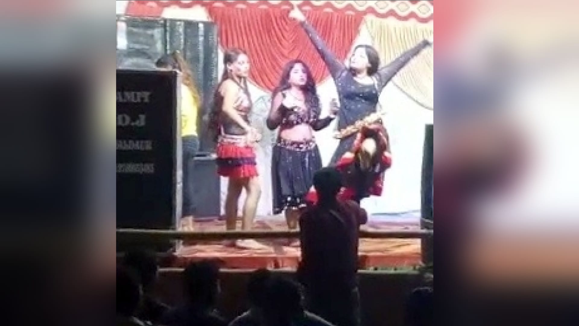 Bijnor UP Obscene Dance in Ramleela Manch Dignity Being Broken On Stage News in Hindi