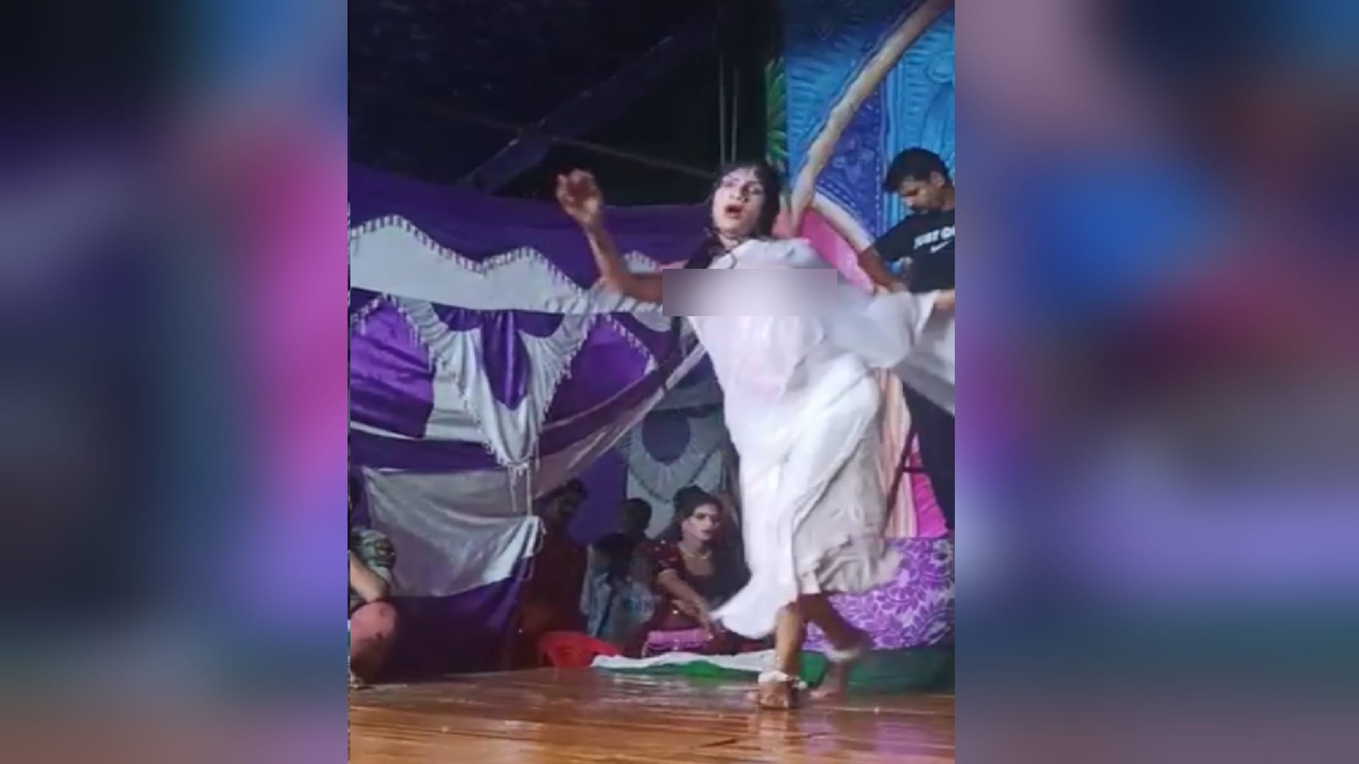 Bijnor UP Obscene Dance in Ramleela Manch Dignity Being Broken On Stage News in Hindi