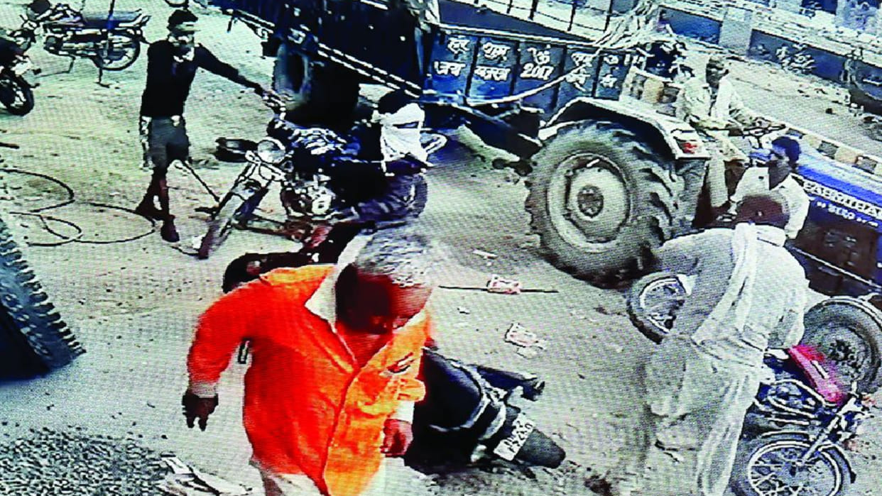 Petrol pump worker looted in broad daylight in Fatehabad of Haryana