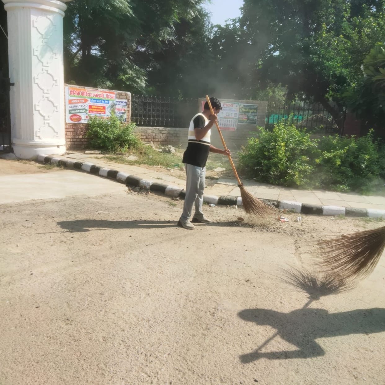 If garbage is thrown in the open, then the challan of the shopkeepers will be deducted