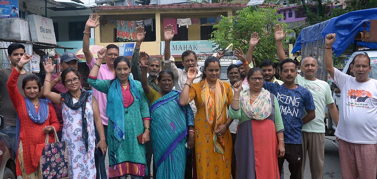 People of Satyal village and market demonstrated