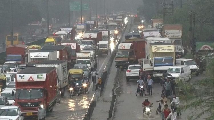 Delhi Rain: Two days of heavy rain on the lives of people affected