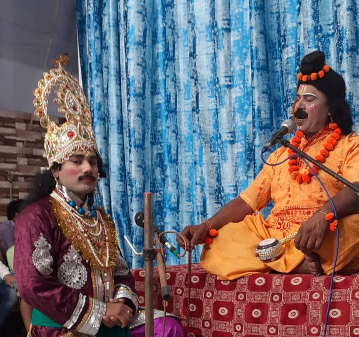 Shri Ram born in Ayodhya, celebrated happiness, distributed gifts