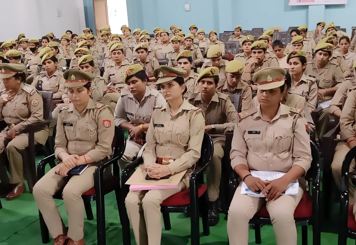 Women policemen will set up village-village chaupal