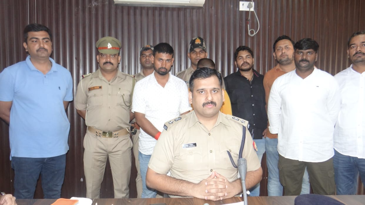 Two heroin smugglers going from Bihar to Ghazipur arrested in chandauli police caught heroin worth 50 lakhs