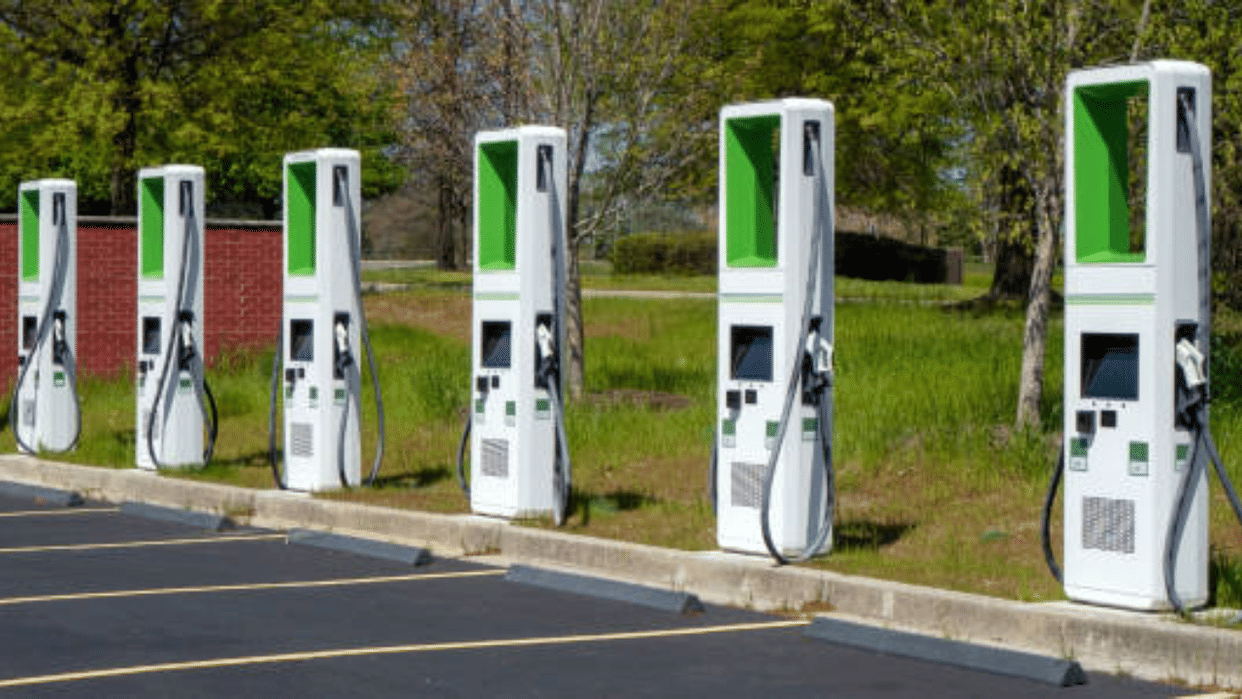 Hero Motocorp and Hindustan Petroleum Collaborate for establish charging infrastructure for Electric Vehicles