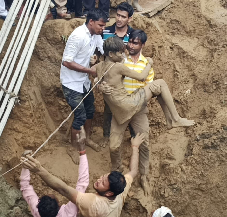 Due to the wisdom of the villagers, a teenager drowned in the soil was saved