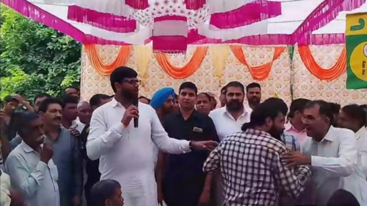 JJP Principal General Secretary Digvijay Chautala had to face opposition in Fatehabad