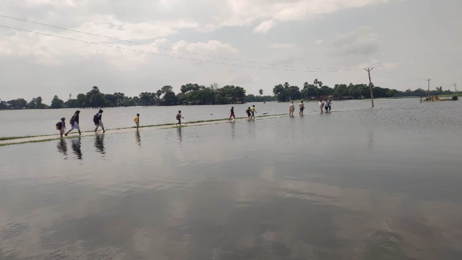 Rapti water level decreased by two centimeters in 24 hours