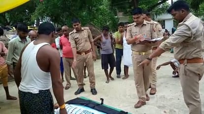 The dead body of the girl was found in a suspicious condition in azamgarh
