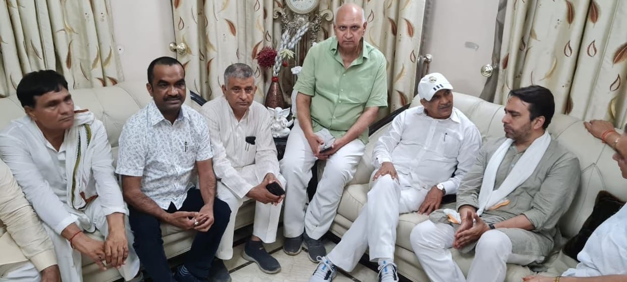 Hathras: Jayant arrived to pay tribute to former minister Ramveer