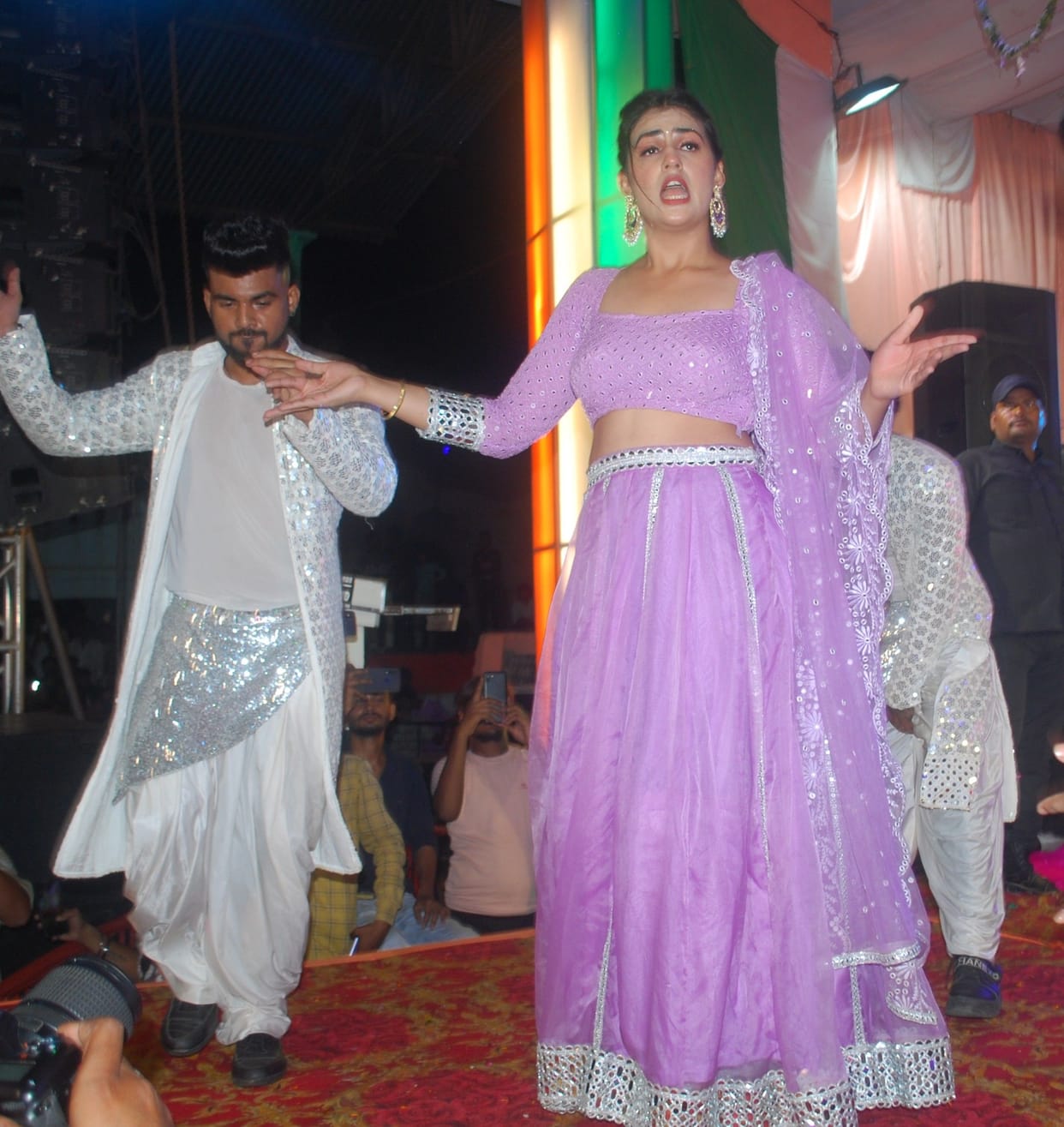Hathras: Crowd danced on Pranjal Dahiya's dance and Raju Punjabi songs
