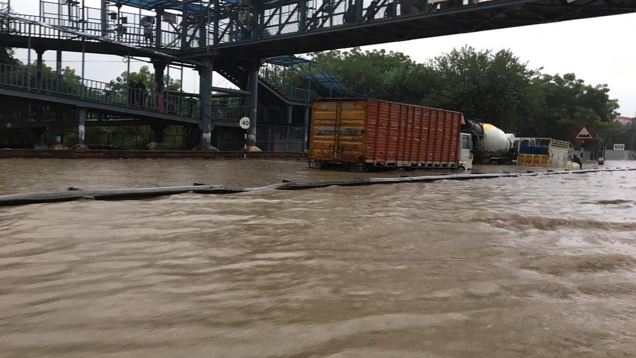 Heavy Rain In Delhi NCR People Troubled By Waterlogging In Gurugram work from home advisory issued