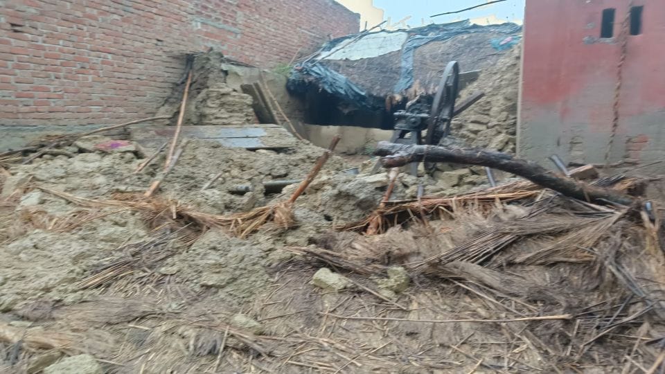 Three Died Due To House Collapse During Heavy Rain and Lightning temple got damaged In Firozabad
